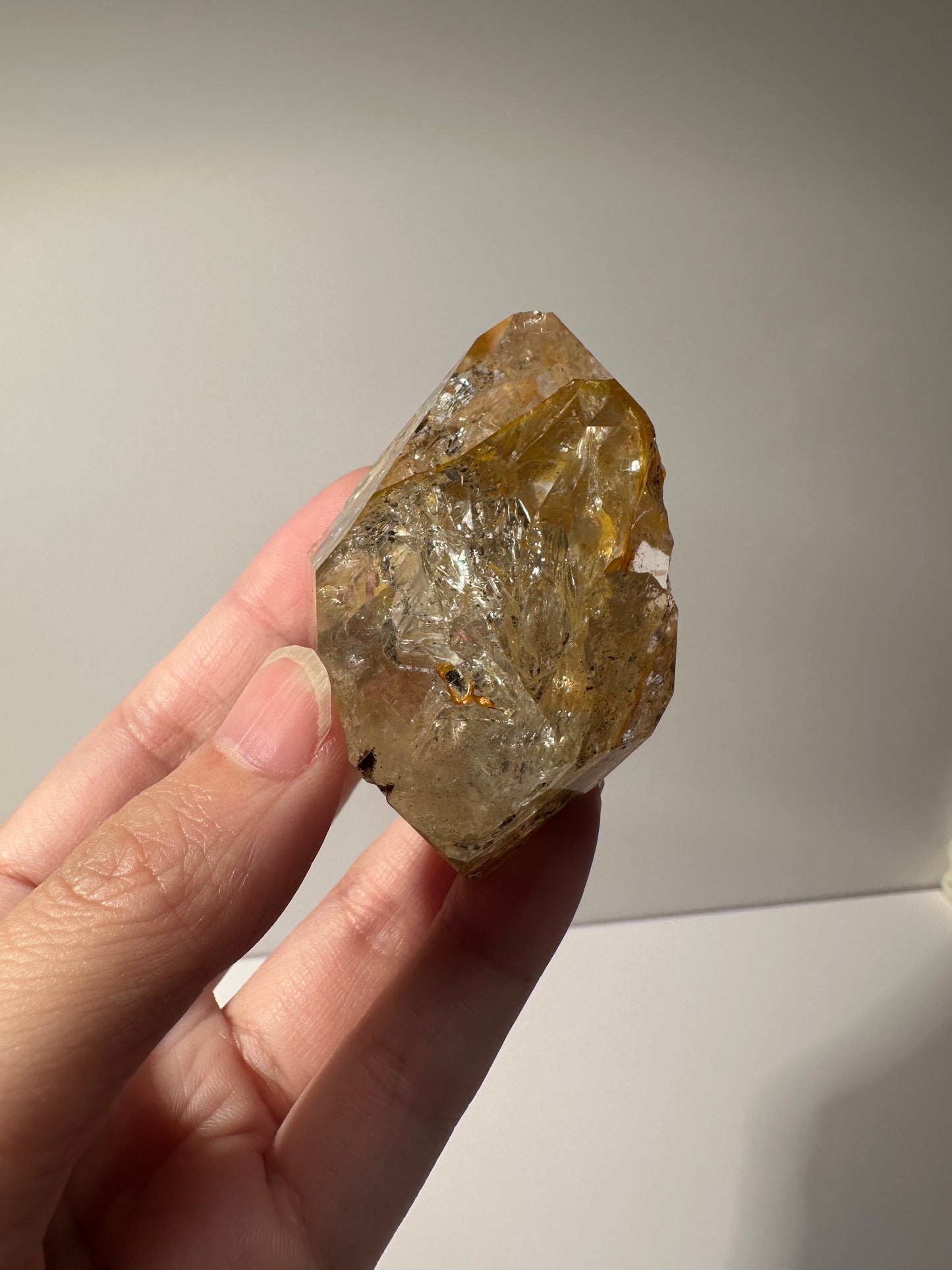 US New York Herkimer Diamond Raw Stone #319 (Double terminated, golden, rainbow)