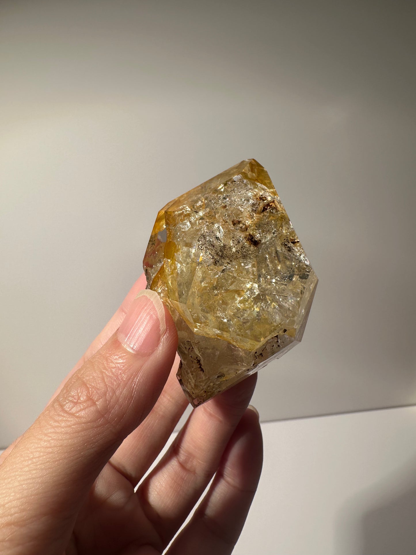 US New York Herkimer Diamond Raw Stone #319 (Double terminated, golden, rainbow)